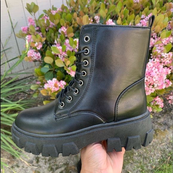 BLACK FAUX LEATHER COMBAT BOOTS - Picture 2 of 7